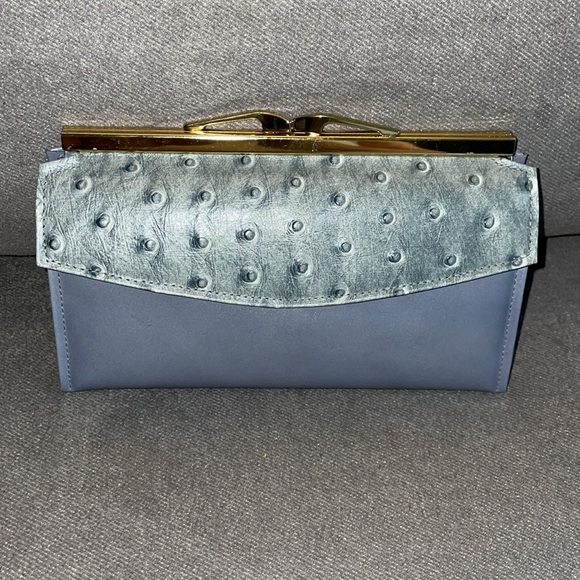 NEW VINTAGE Women’s Gray Leather Wallet. - Picture 7 of 8
